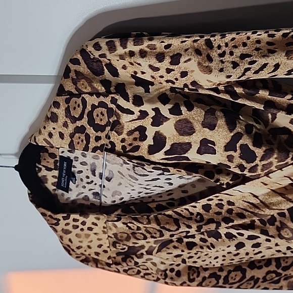 Jones New York Signature Wrap Top - Picture 7 of 10